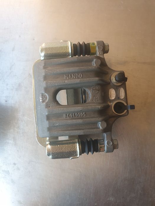 Продам суппорт на HYUNDAI Santa Fe