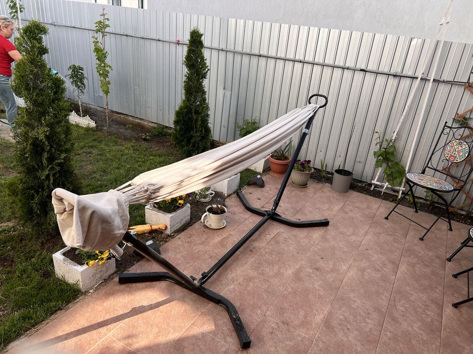 hamac nou cu schelet metalic foarte rezistent