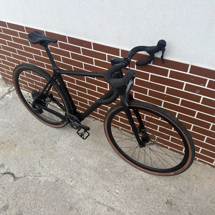 Pivot Vault Gravel GRX 1x12 Hidraulice bicicleta M peste Grizl Boone 2026