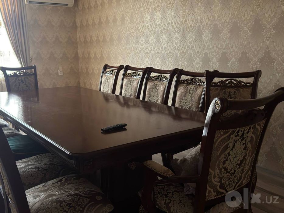 Стол стулья состояние отличное