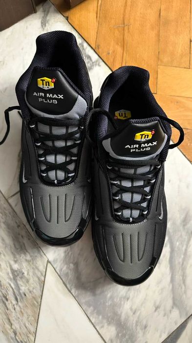 Продавам нови маратонки Nike air plus 3