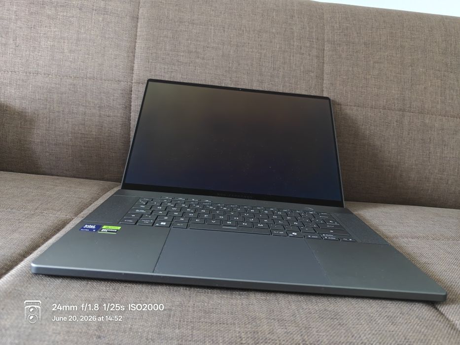 2025 ASUS ROG Zephyrus G16 OLED | Ultra 9 285H | RTX 5060 | 32GB | Garanție 2028 | Ca Nou