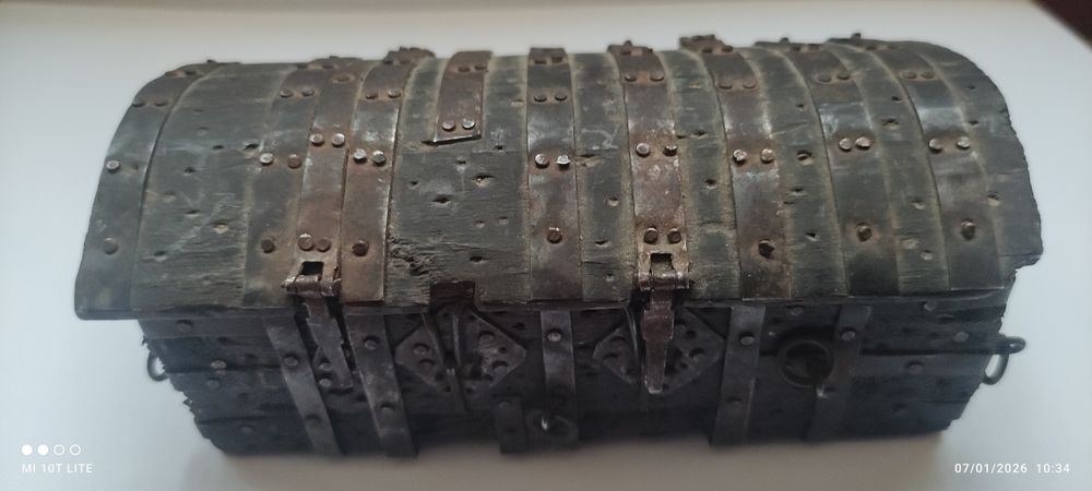 Античен мини сандък Burgo 1929 -реплика на сандъка на Ел Сид