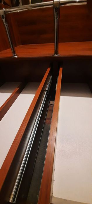 Детская кроватка из дерева с ящиками