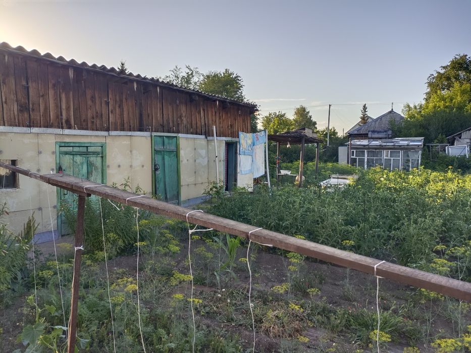 Продается дом. В центре. Срочно.