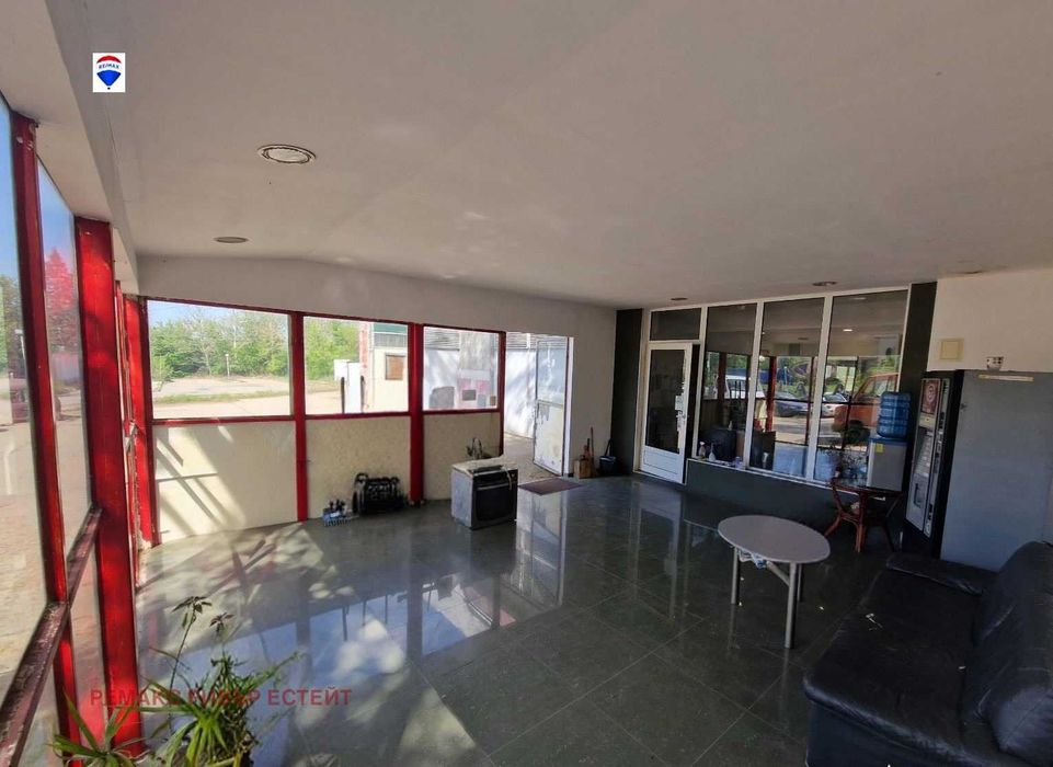 Продава се Промишлена сграда в Русе, Промишлена зона - Запад - 181 кв.м за 812 €/кв.м - Снимка #2