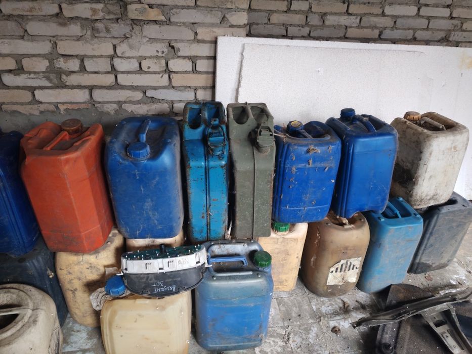 Канистры пластиковые