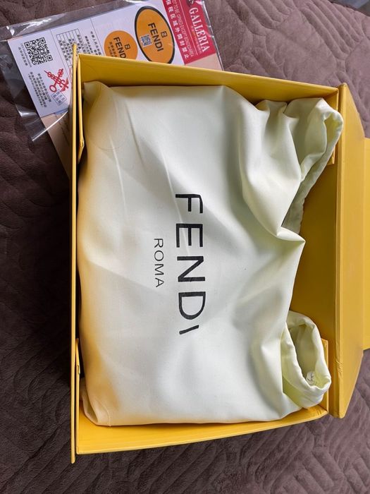 “FENDI” сумочка, натуральная кожа