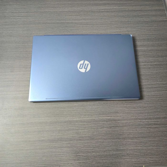 HP Pavilion  15  Ryzen 3 SSD 128/4 GB