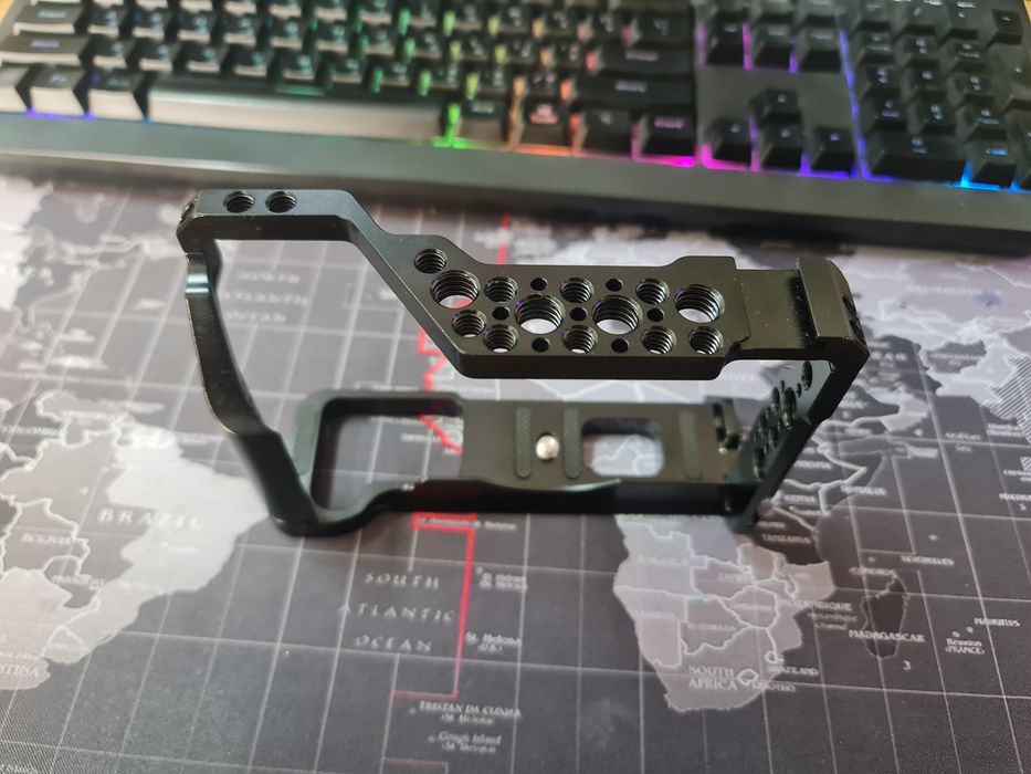 #Kletka Fujifilm X-T3 uchun
Yangi ishlatilmagan.
Narxi 105$ 
Manzil: B