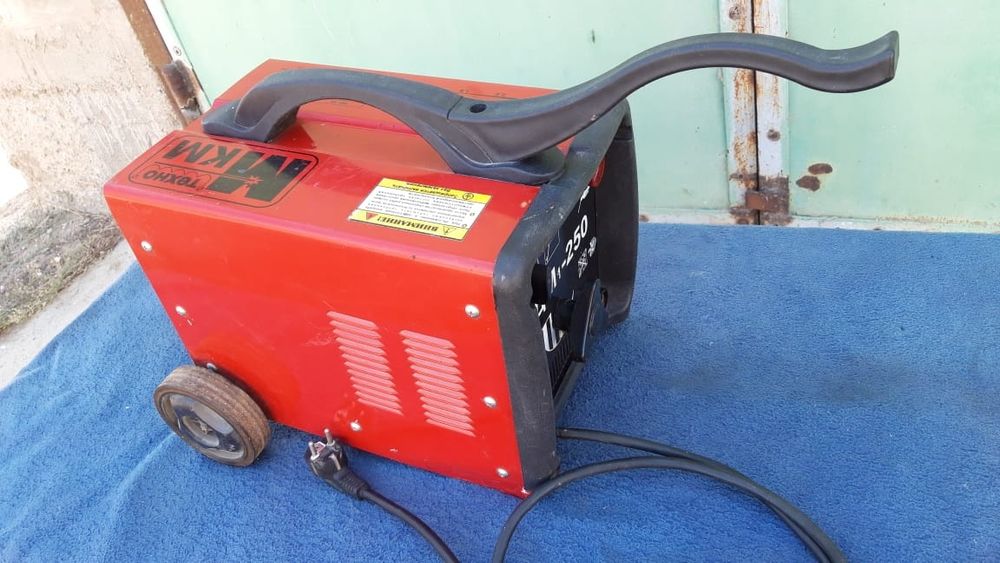 Продам сварочный аппарат ТДМ1-250