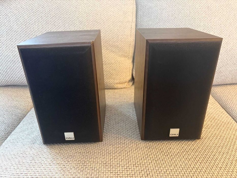 Продавам букшелф тонколони DALI Spector 1, централна тонколона Infinity Video 1, активен субуфер Sony