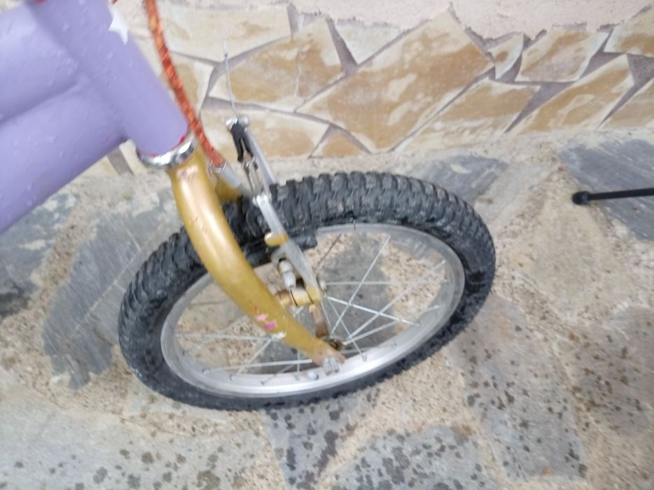 Vând bicicletă pentru copii cu roți de 16 inch