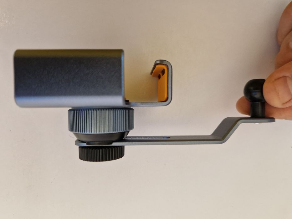 Suport auto de telefon pentru ecran cu reglaj