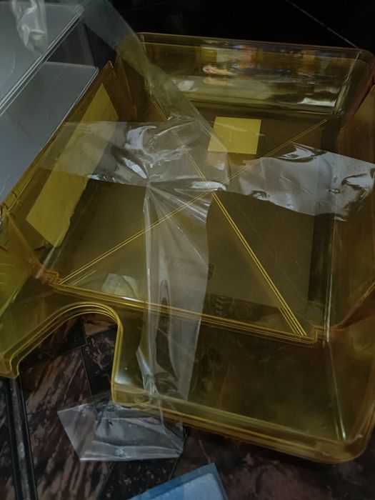 Продам лотки и папки для бумаг