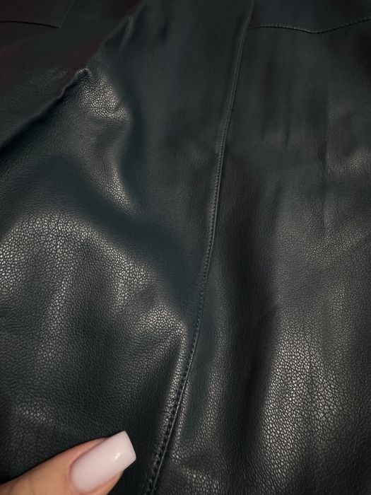 Зелена кожена пола