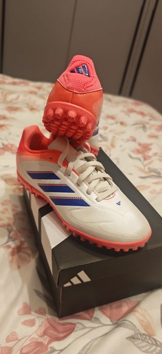 34 номер - стоножки / бутонки за футбол на изкуствен терен