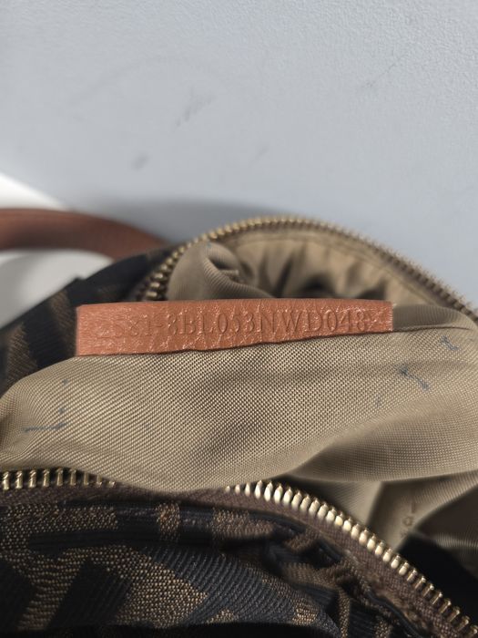 Чанта на Fendi  .