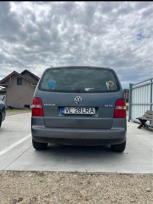 Vând vw touran 1.6 FSI