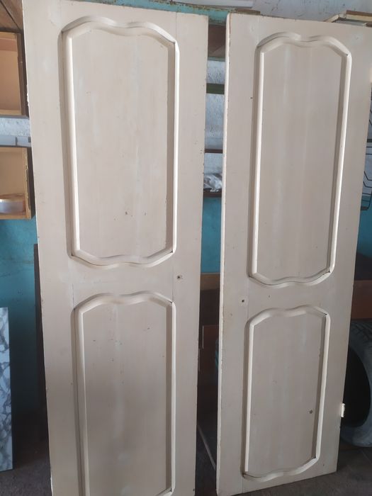 Продам двери (дерево)