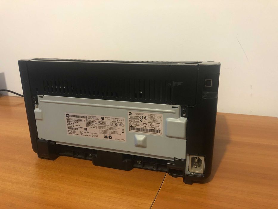 Imprimanta WiFi Laser HP P1102W alb negru,scanare print si scanare din telefon,stare excelenta