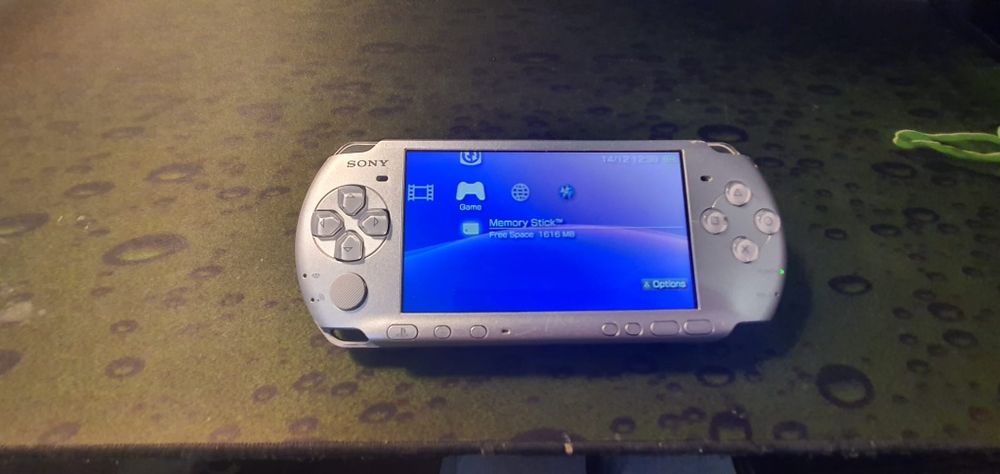 Vând Playstation Portabil (PSP) Seria 3001 Modat Complet