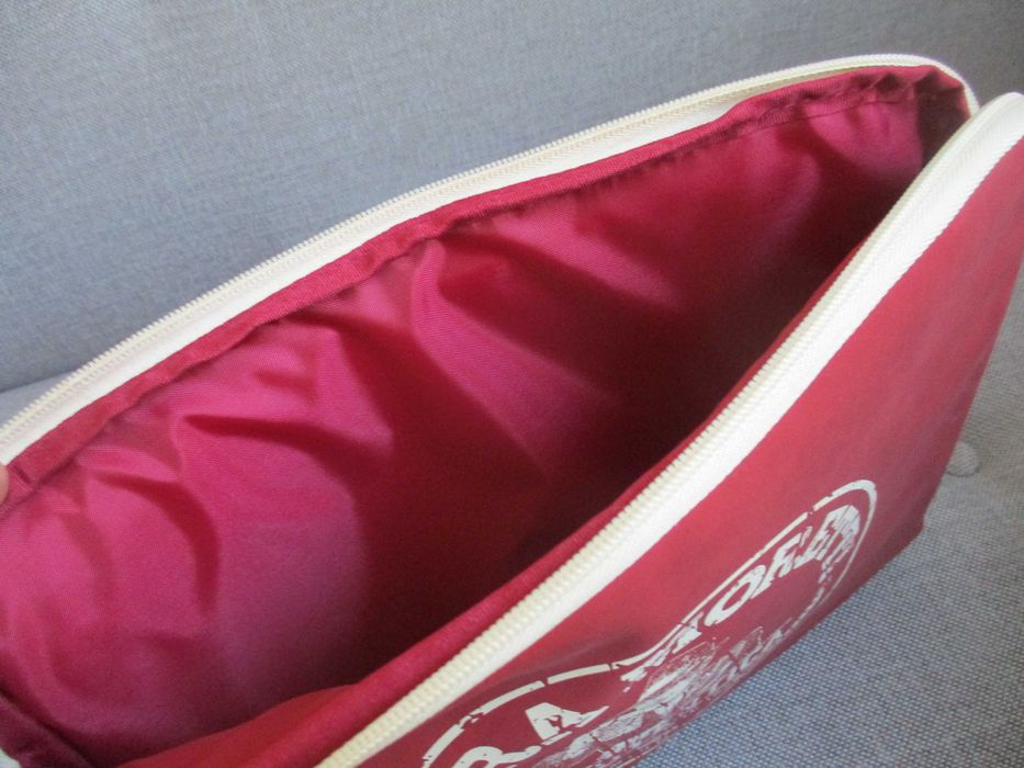 Нов калъф за малък лаптоп или таблет