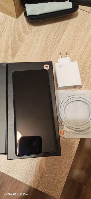 Продавам xiaomi 12 pro