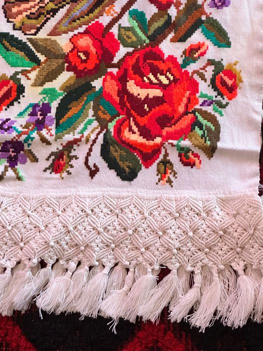 Prosop decorativ lucrat manual pe pânză 300 lei bucata