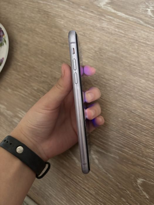 Айфон 11 б/у 64 гб обмен есть