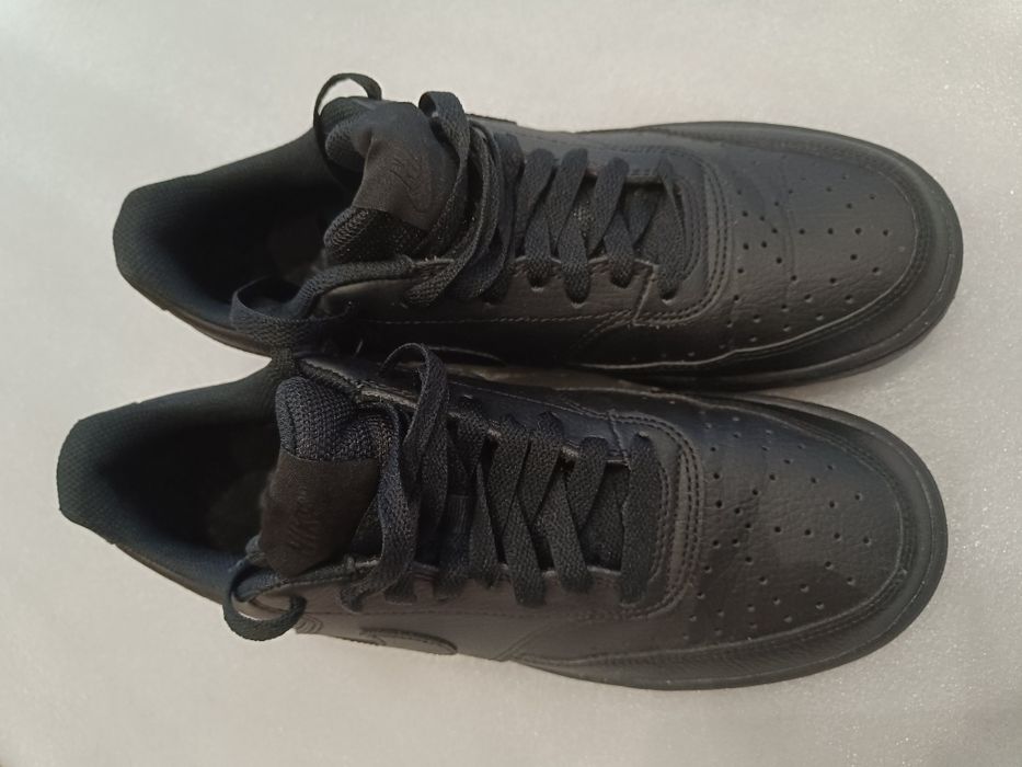 Маратонки Nike почти нови