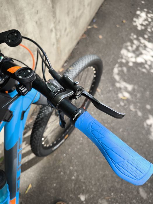 Bicicleta Cube attention hpa 29