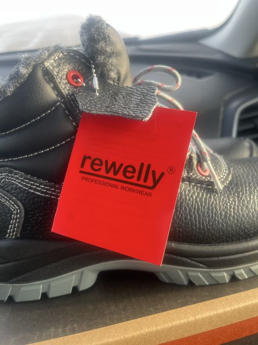 Продам спец обувь 37 размер