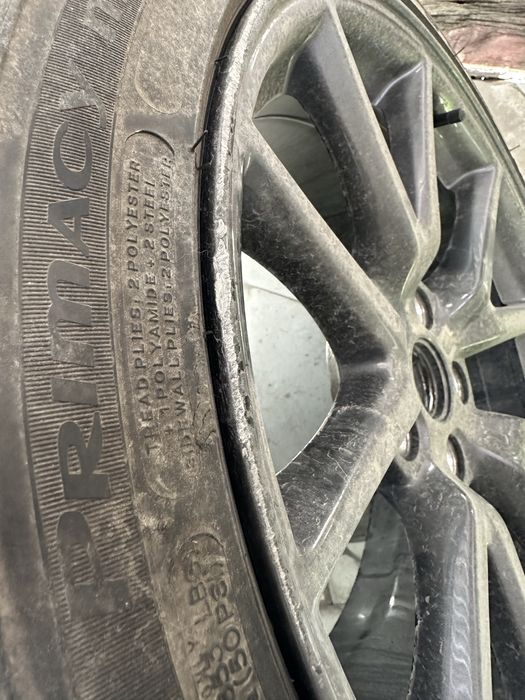 Американские диски Тесла 235/45/18 michelin
