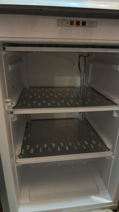 Vând lada frigorifica Beko