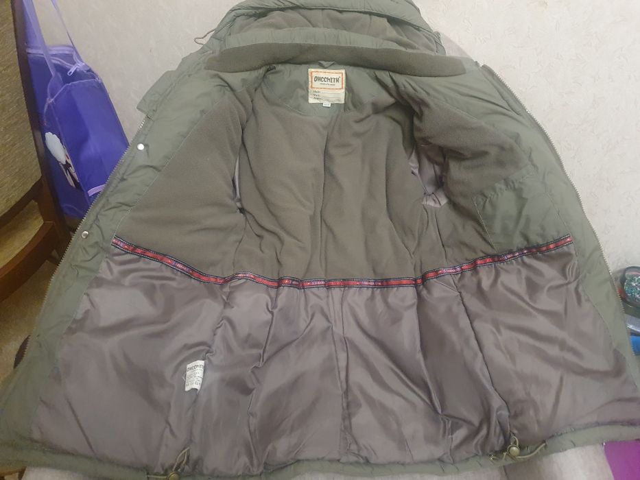 Зимняя куртка на подростка,рост 164 см.Б/у,но выглядит, как новая.