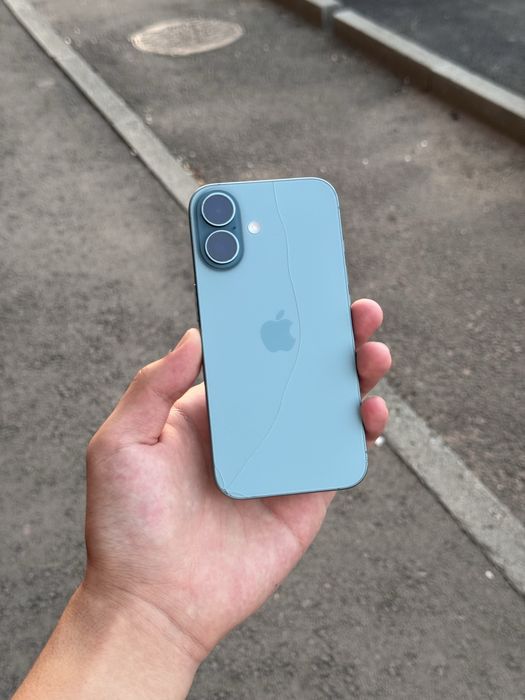 Продам iPhone 16 256гб 90%
