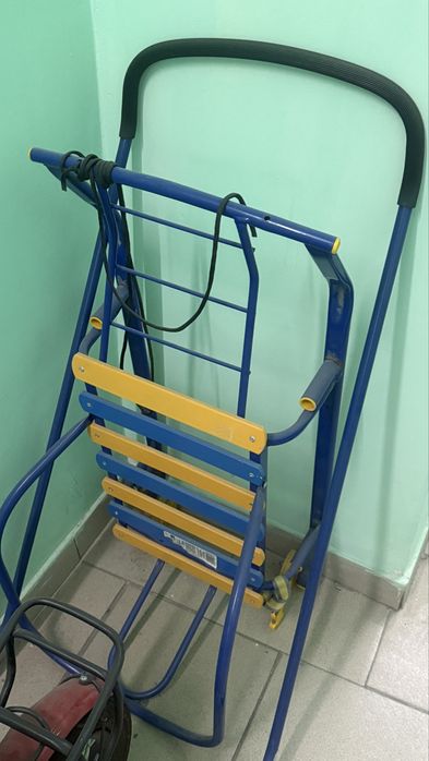 Продам велик и сани