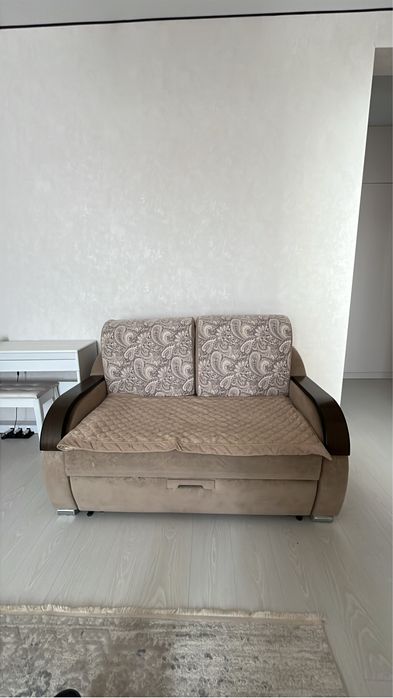 Продам диван в хорошем состоянии.