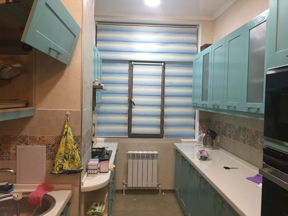 Продается Кухонный гарнитур ( кухня) б.у. лазурного цвета