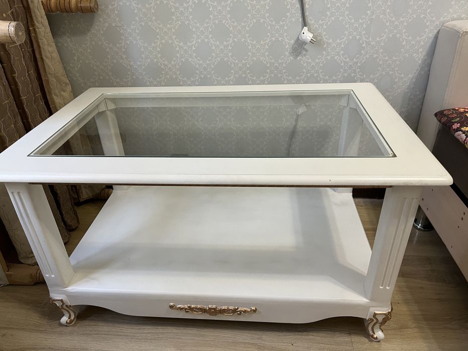 Журнальный столик