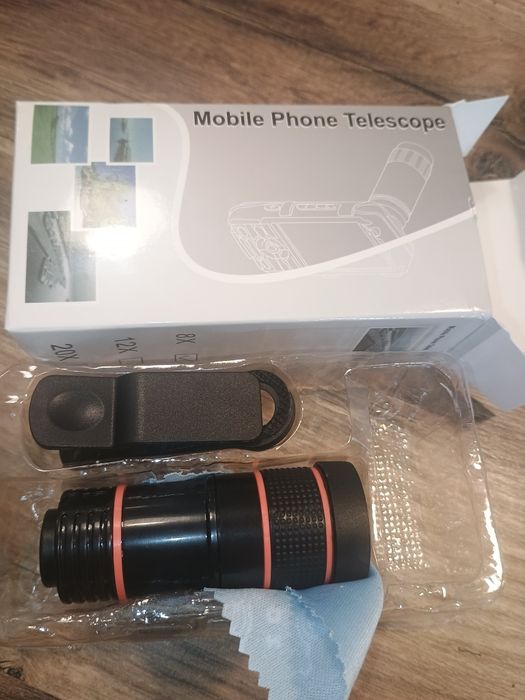 Obiectiv Zoom 8X Atasabil Pentru Telefoane si Tablete, Negru