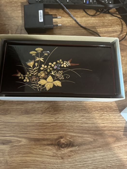 Оригинална рисувана кутия за бижута от Япония. Нова. В оригинална кути