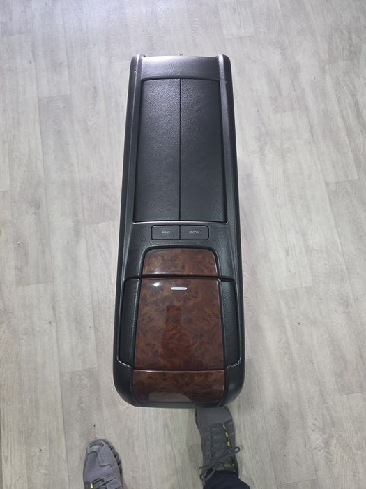 Продам консоль, подоокотник, бар