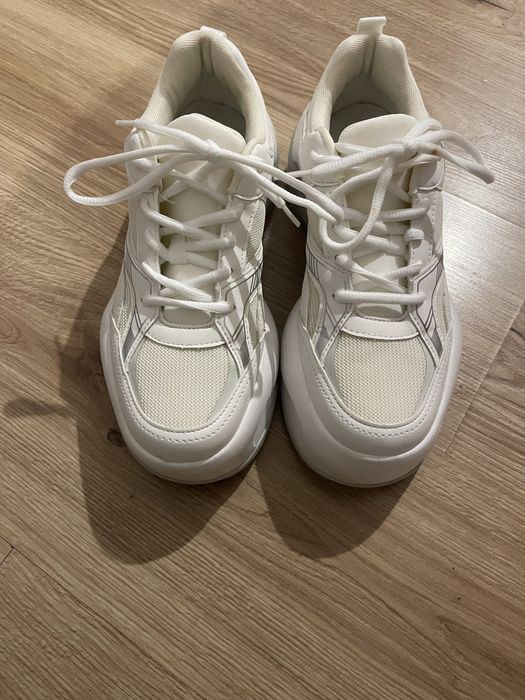 Бели маратонки/кецове Zara на платформа
