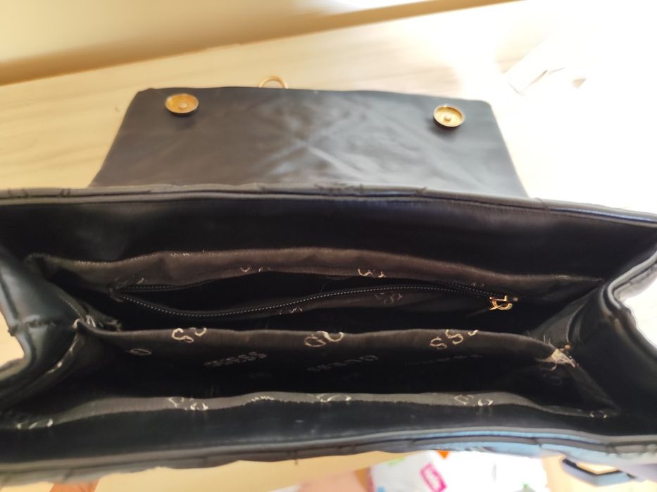 Оригинална чанта GUESS
