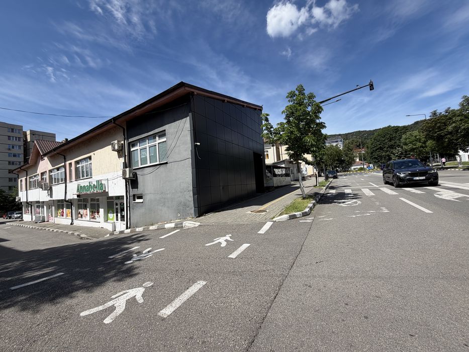 Spațiu comercial de închiriat – 235 mp utili – Vizavi de Spitalul Județean Vâlcea