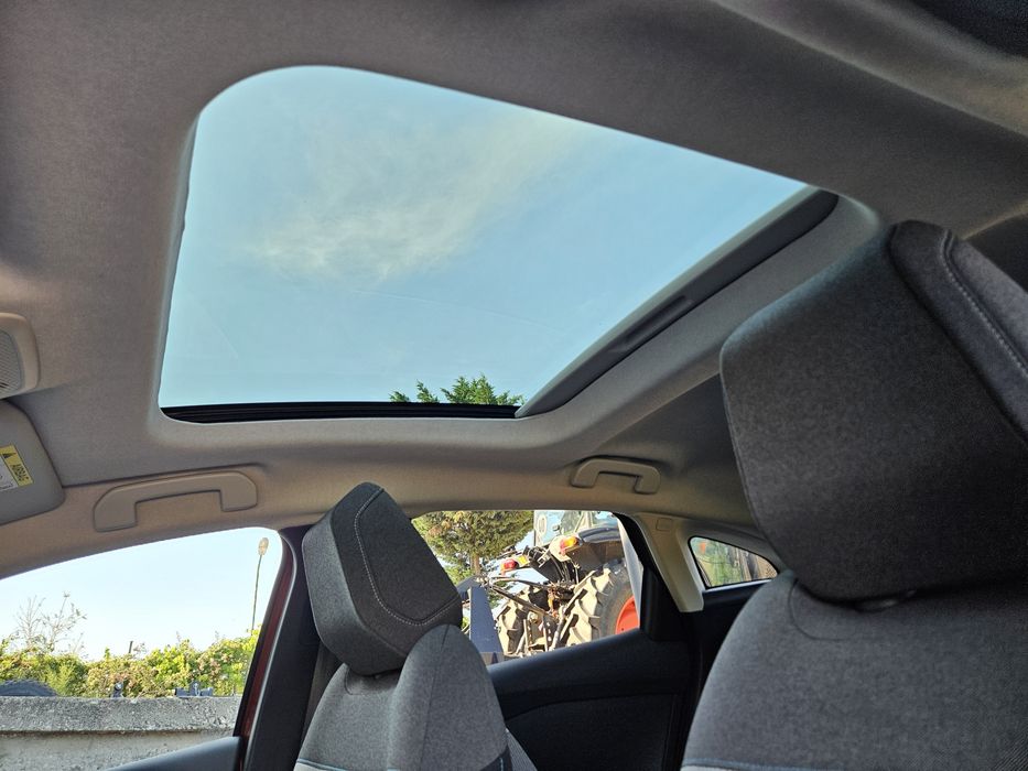 Citroen C4 SHINE 130 EAT8  S&S 27000km