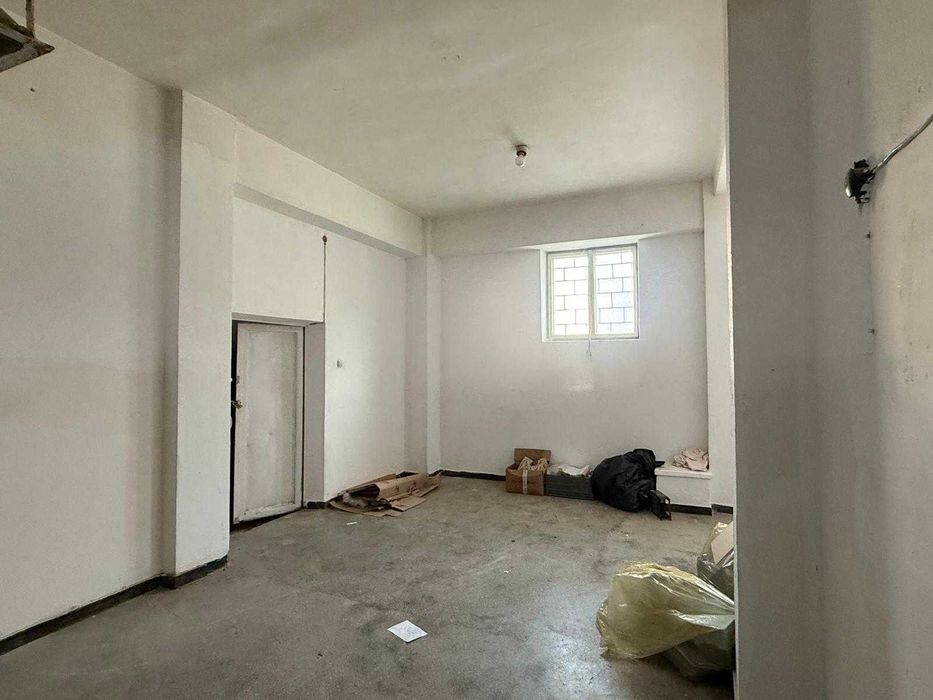 Spatiu coemrcial si terasa