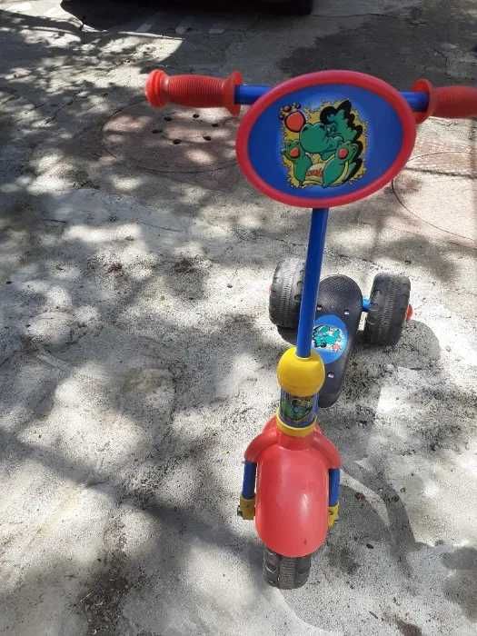 Tricicleta plastic 3 roti 3-5 ani
